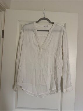 Lightweight White V-Neck Women's Top
